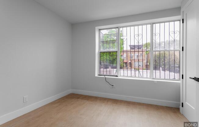 558 EMPIRE BLVD