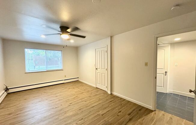 3 beds, 1 bath, 800 sqft, $2,400, Unit Unit 3