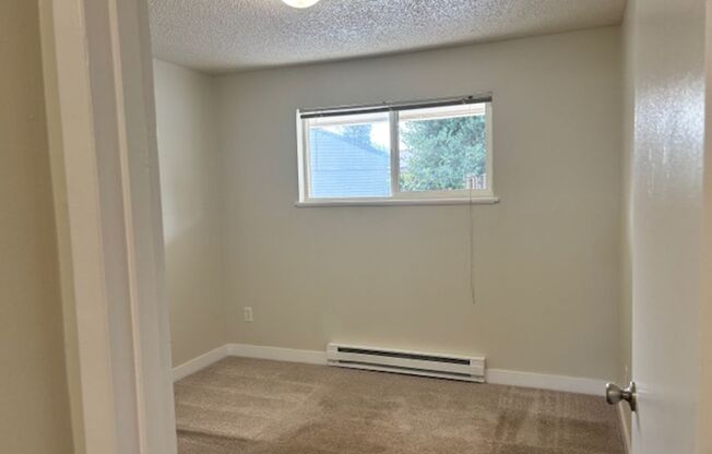 2 beds, 1 bath, $1,650, Unit 64