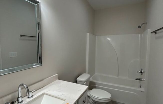 3 beds, 2 baths, $1,650, Unit 17254-27B