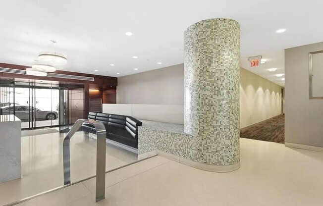 462 W 58 ST