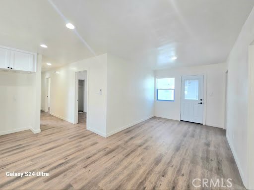 9404 E ZAMORA AVE