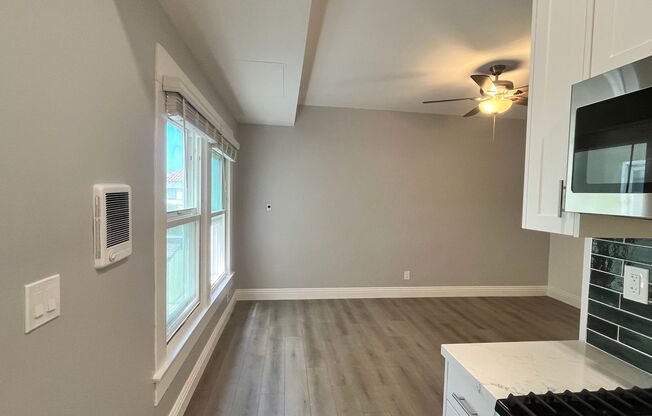 Studio, 1 bath, 425 sqft, $1,945, Unit 04