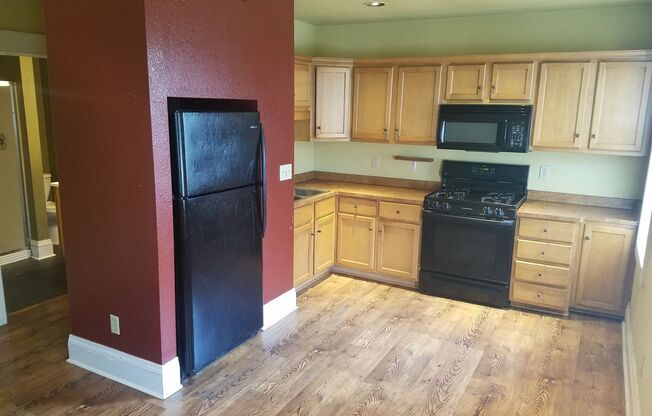 1000 E. Locust St. / 2906 N. Weil St.