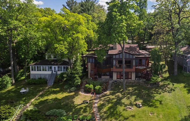 Architect-Designed Luxury Lake Mendota Home – 90' Shoreline, 3BR