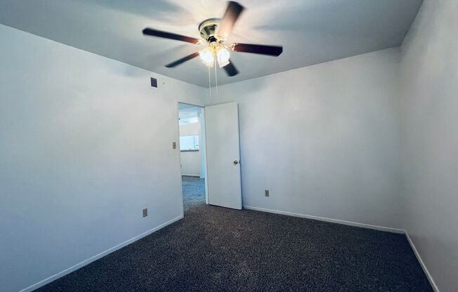 2 beds, 1 bath, 832 sqft, $1,190, Unit 708