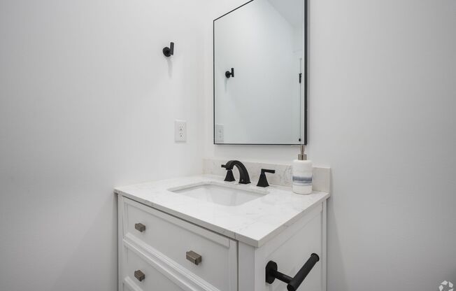 3 beds, 2.5 baths, 1,366 sqft, $1,399, Unit 1337