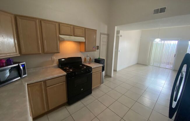 3 beds, 2 baths, $1,435