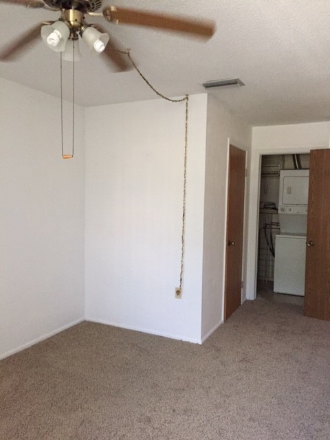 55+, quaint 2/1 in a gated community located close to employment, downtown, beaches and shopping.