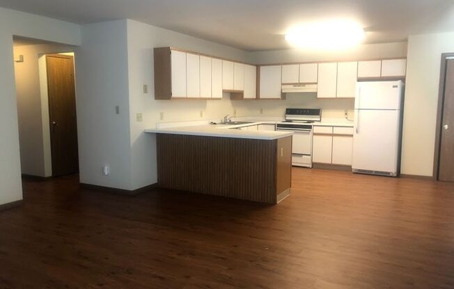 2 beds, 1 bath, $1,050