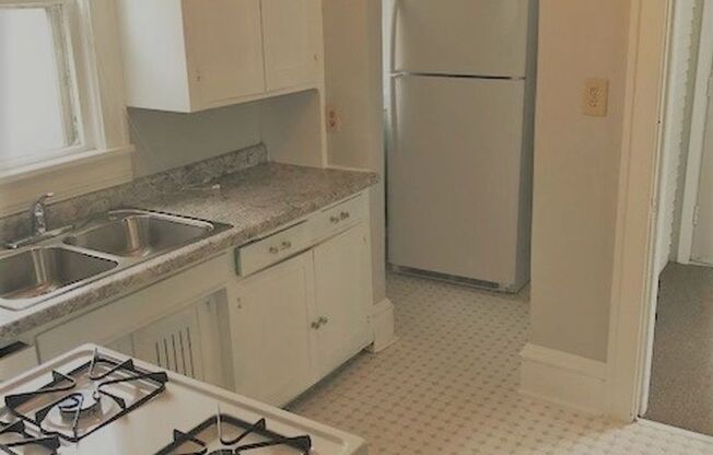 3 beds, 1 bath, $1,900