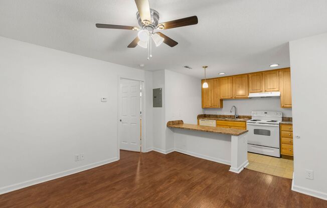 1 bed, 1 bath, 494 sqft, $983, Unit 209