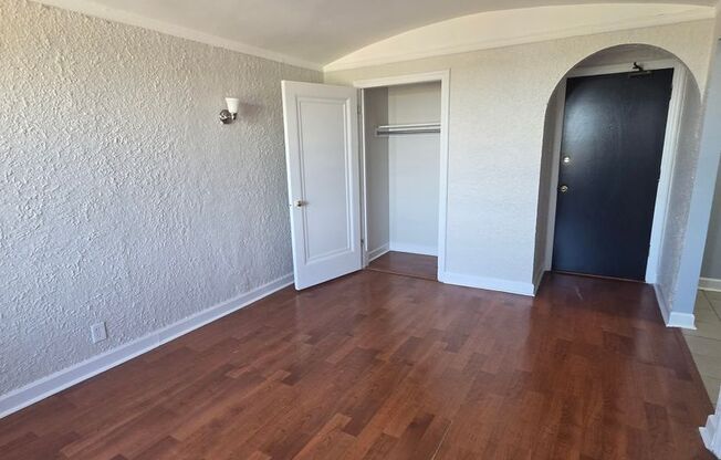 Studio, 1 bath, 280 sqft, $1,250, Unit 802
