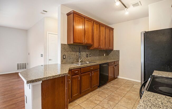Beautiful 2BD 2Bath Condo with Views