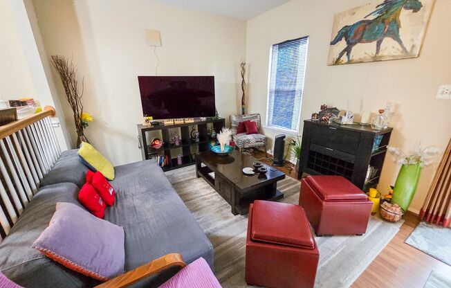 Beautiful 3BR Townhouse in Rockville/Derwood for early June Move-In!