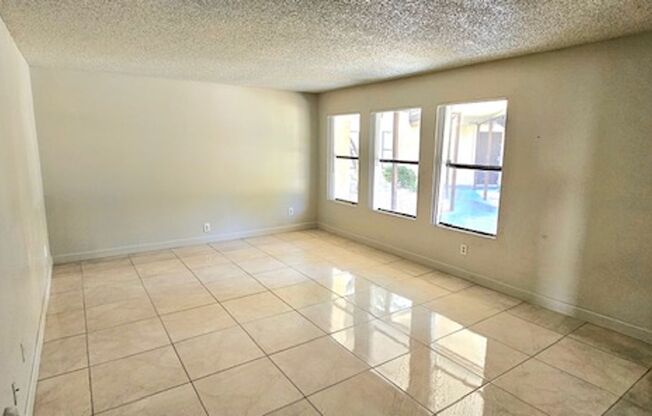 2 Bedroom 2 Bath Condo!