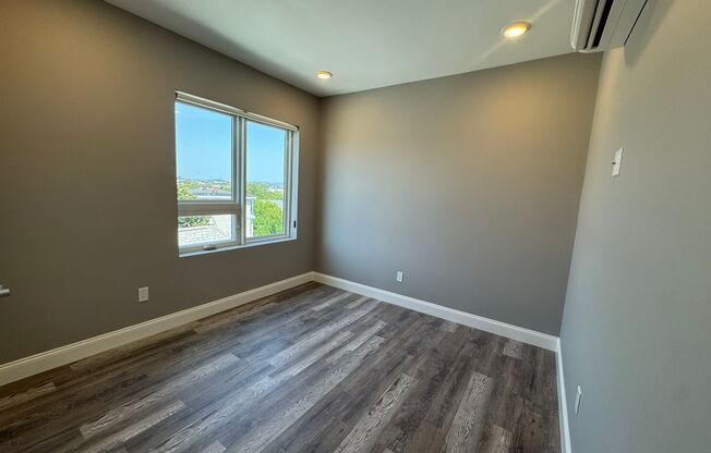 1 bed, 1 bath, $2,200, Unit 501