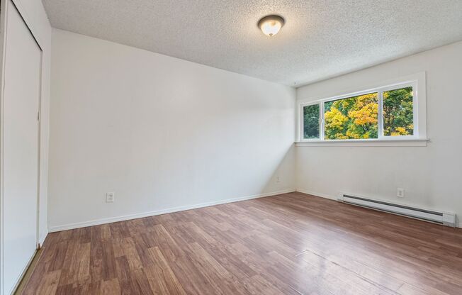 2 beds, 1 bath, 864 sqft, $1,349, Unit #10