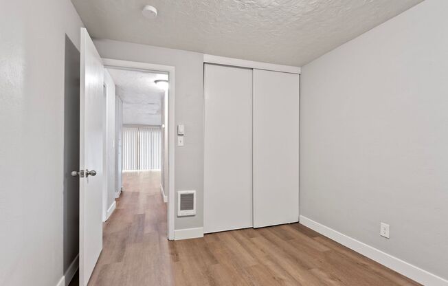 2 beds, 1 bath, 900 sqft, $1,495, Unit 112