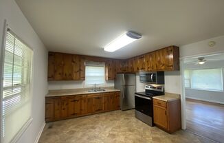 3 beds, 1 bath, $1,400