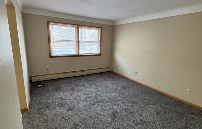 616 Ivy Ave E