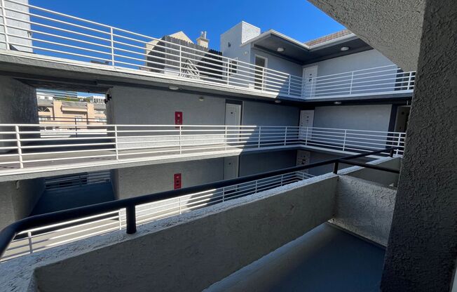 1 bed, 1 bath, 700 sqft, $1,948, Unit 405