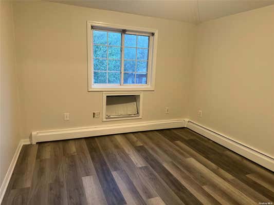 3 beds, 1 bath, $2,900