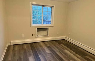 3 beds, 1 bath, $2,900