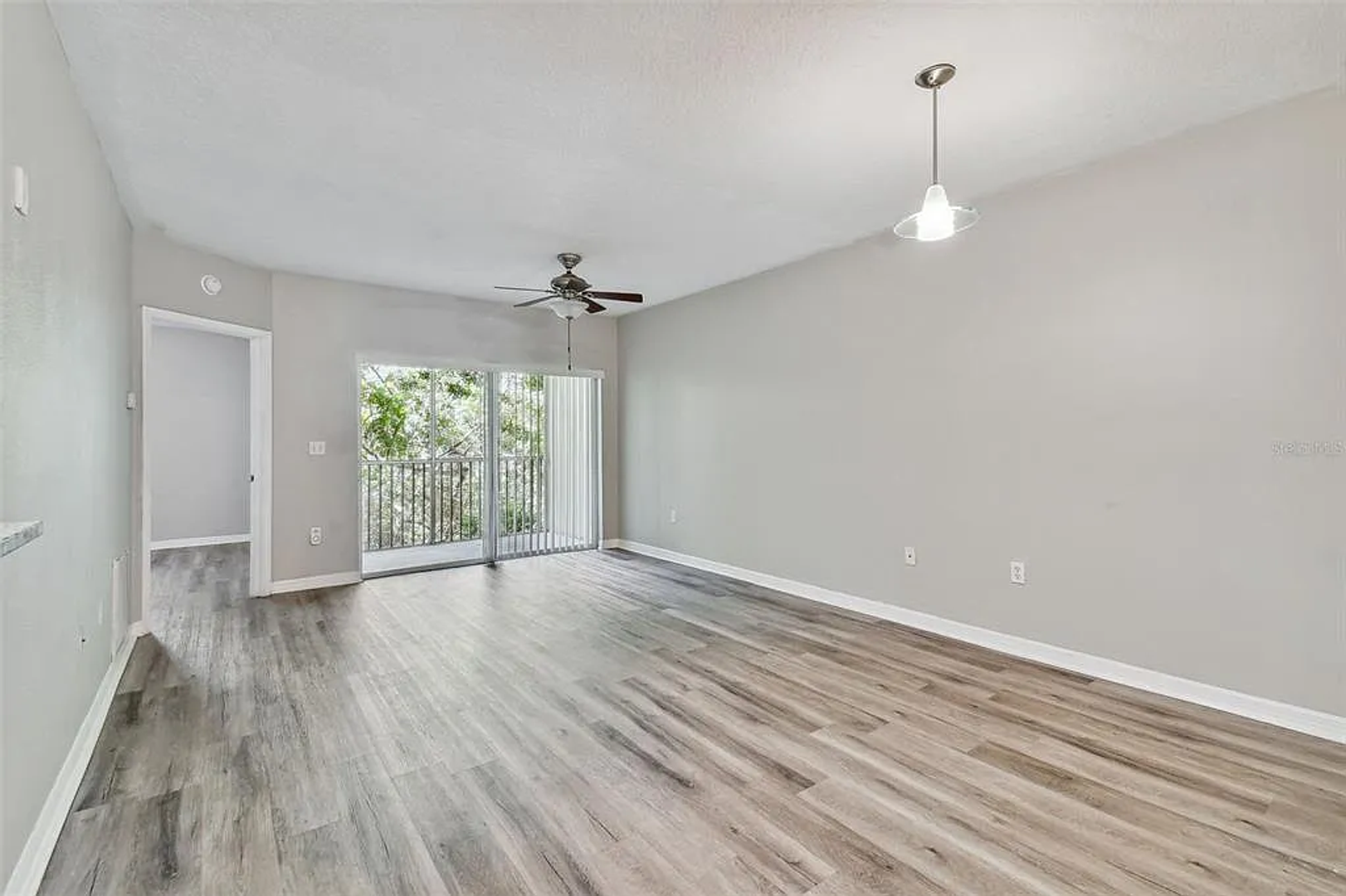 Spacious 3-Bedroom Condo in The Villages of Bloomingdale – Gated Community Living!