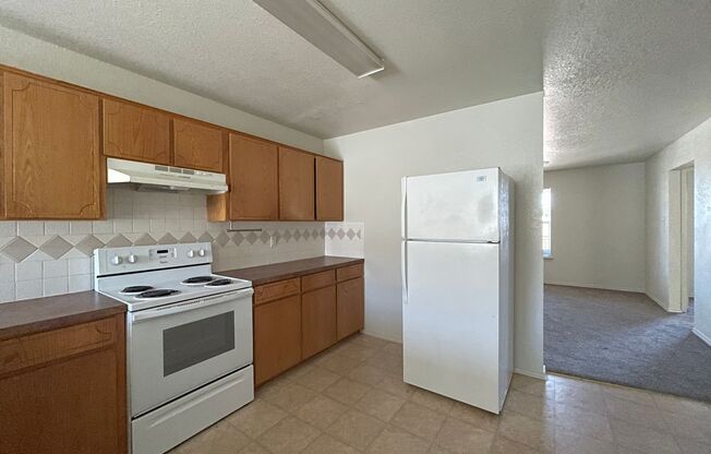 3 beds, 2 baths, 1,172 sqft, $875, Unit Apt C