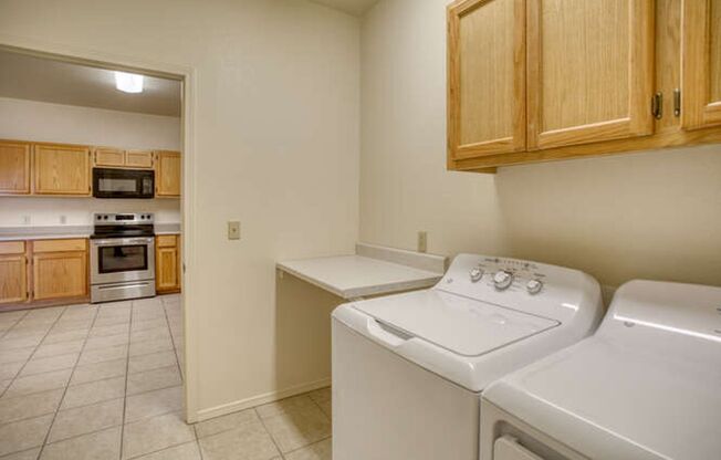 3 beds, 2 baths, $2,200, Unit Unit C