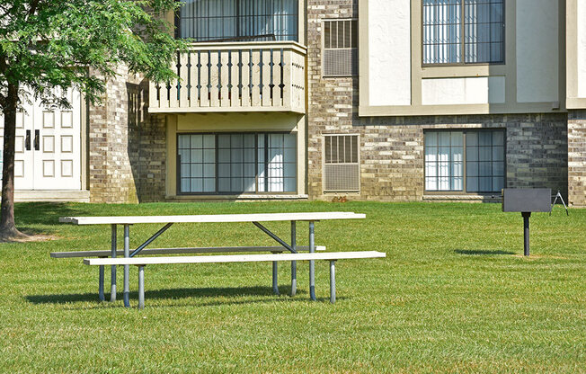 Picnic Table at Thornridge Apartments, Grand Blanc, MI