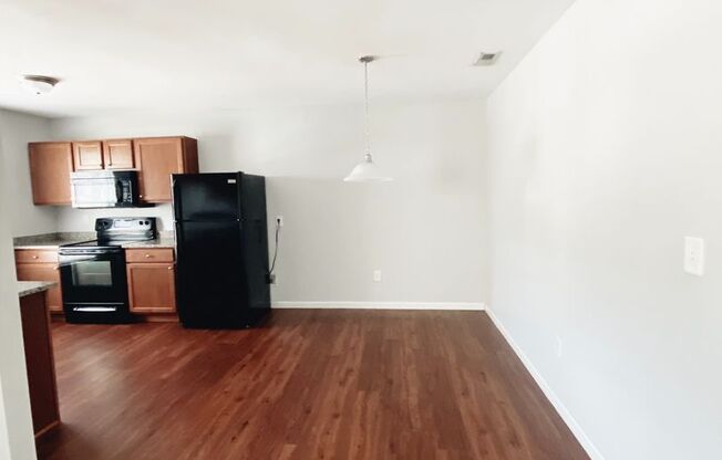 3 beds, 2 baths, 1,188 sqft, $1,595, Unit 184