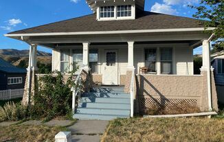 739 S Arthur