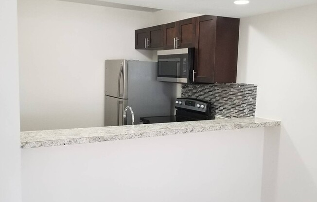 1 bed, 1 bath, 700 sqft, $1,695, Unit C-28