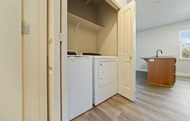 2 beds, 2 baths, 948 sqft, $1,975, Unit 301-75