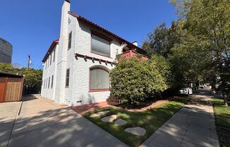 1028 33rd Street