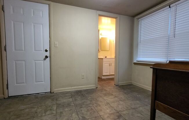 3 beds, 1.5 baths, $1,500