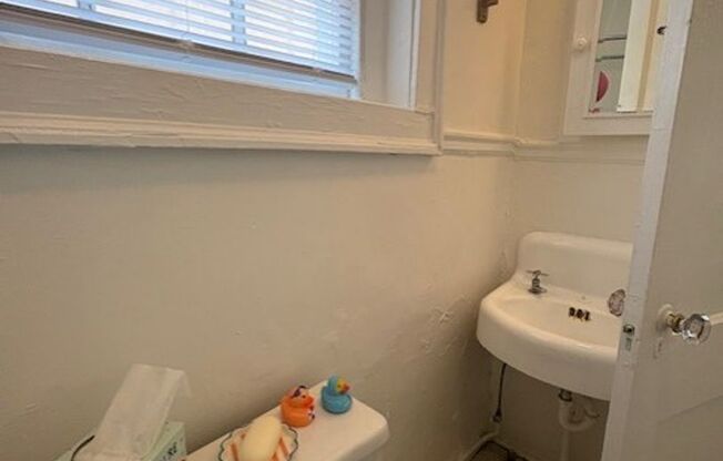 1 bed, 1 bath, 750 sqft, $1,325, Unit 218-7