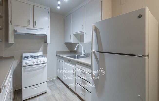 Brand New Listing!  Super Cute & Charming Midtown 1Bd, $1000 Moves You In Today!