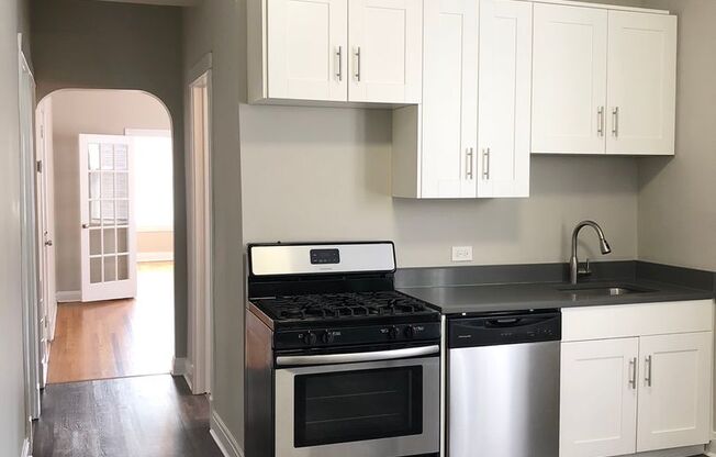 2 beds, 1 bath, 796 sqft, $1,750, Unit 3F