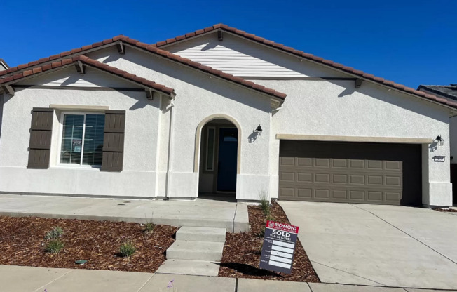 Beautiful 5 bed / 4 bath in Woodland with Solar!