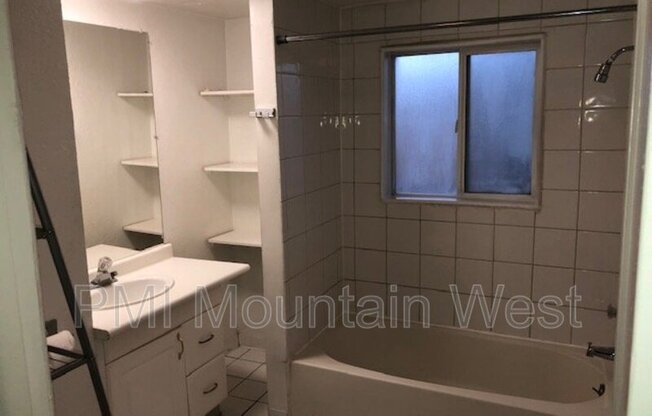 2 beds, 1 bath, 1,025 sqft, $1,395