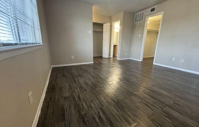 1 bed, 1 bath, 725 sqft, $1,300, Unit 1012