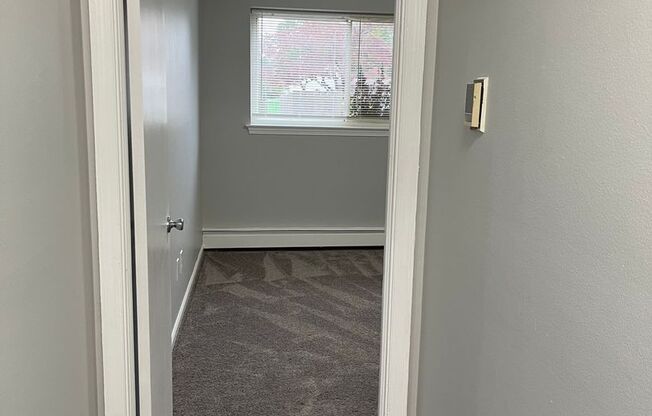 1 bed, 1 bath, 600 sqft, $1,525, Unit B - 28