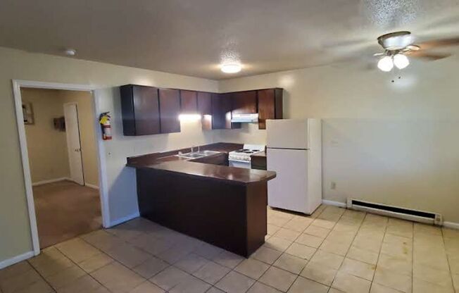 1 bed, 1 bath, $795, Unit A