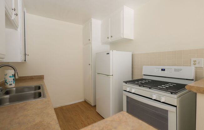 1 bed, 1 bath, $2,195, Unit 10