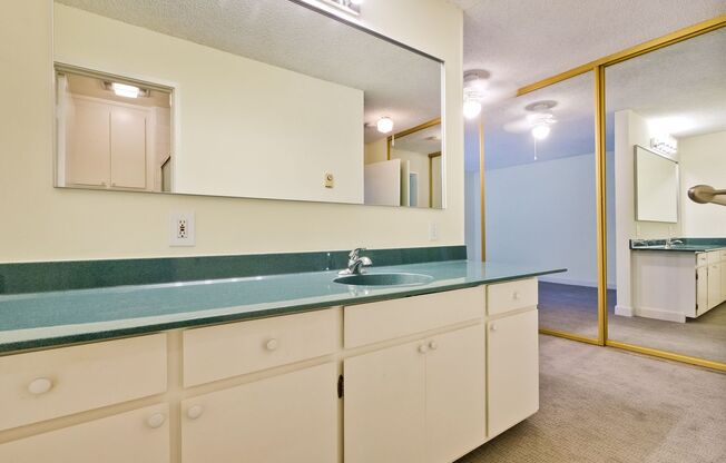 1 bed, 1 bath, $2,795, Unit # 239