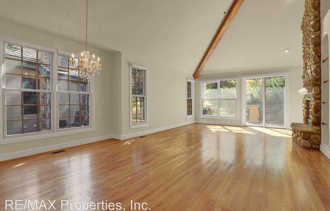 1265 Log Hollow Pt.