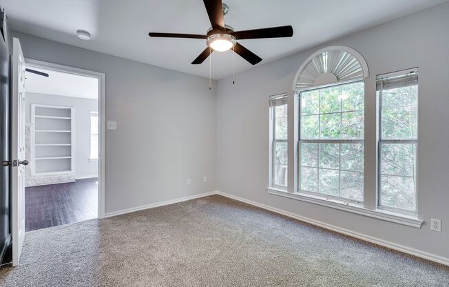 2 beds, 2 baths, $1,650, Unit Unit 213